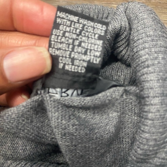 Verve Ami Asymmetric long Sleeve Cowl Neck Lightweight Sweater Gray Size M - Picture 6 of 6